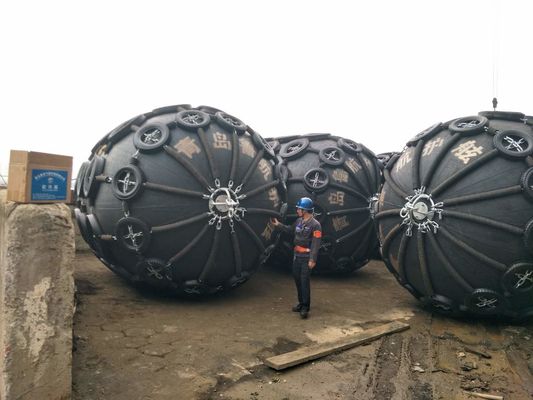 Tấm chắn bùn cao su khí nén hiệu suất cao cho tàu neo đậu và cập cảng 2m X 3,5m