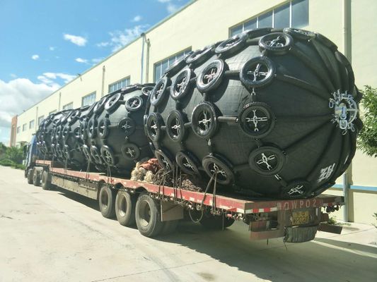 Tấm chắn bùn cao su khí nén hiệu suất cao cho tàu neo đậu và cập cảng 2m X 3,5m