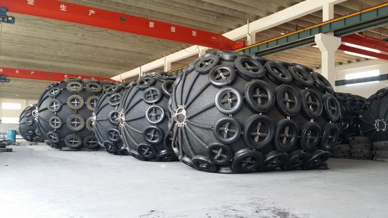 Tấm chắn bùn cao su khí nén hiệu suất cao cho tàu neo đậu và cập cảng 2m X 3,5m
