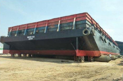 Bộ túi khí biển ở bến tàu để tải