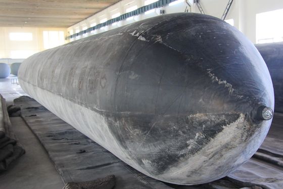Đưa neo tàu hải quân và tàu cập bến Thả túi khí