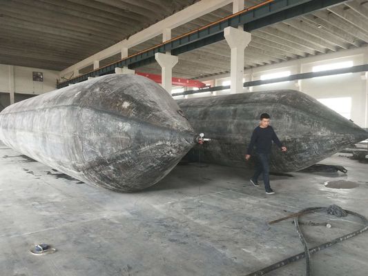 Nhà chế tạo tàu và ngành công nghiệp hàng hải Các chuyên gia túi khí cao su