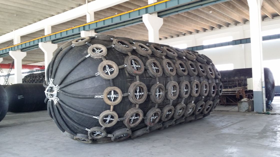 An toàn hàng hải được tạo ra dễ dàng Yokohama Pneumatic Fenders cho tất cả các kích thước tàu