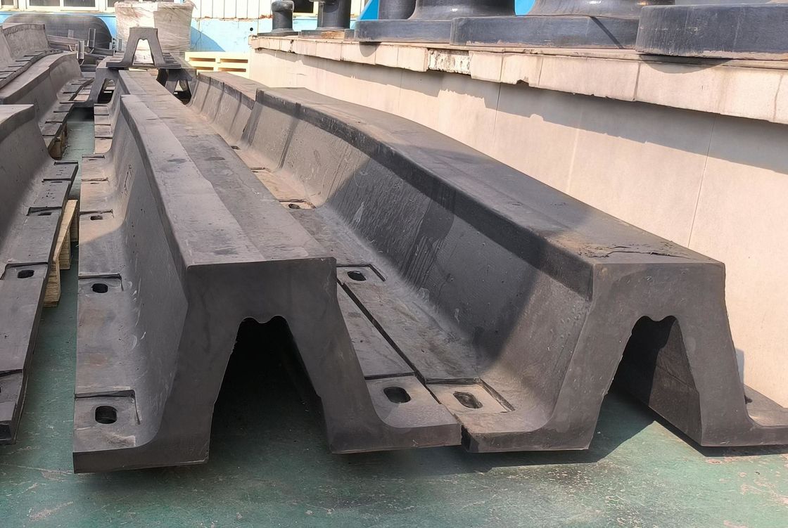 Các vòm vòm để chuyển đổi năng lượng va chạm và bảo vệ tàu và bến cảng trong các cơ sở cảng có lưu lượng giao thông cao